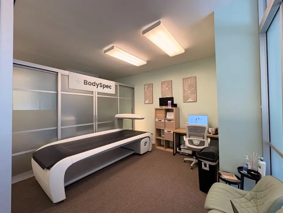 Check-in area and waiting bench at BodySpec Palo Alto